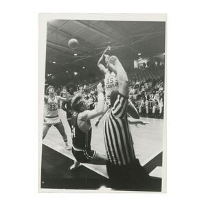 Vintage 1980s High School Basketball Game Player Photo Retro Kentucky 5x7